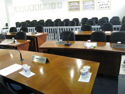Mesa dos parlamentares